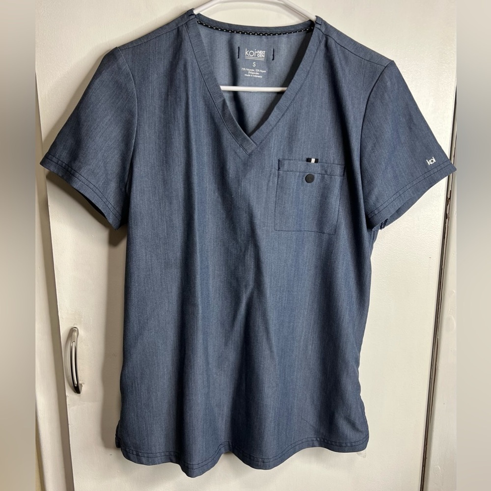 Koi Heather Gray Top